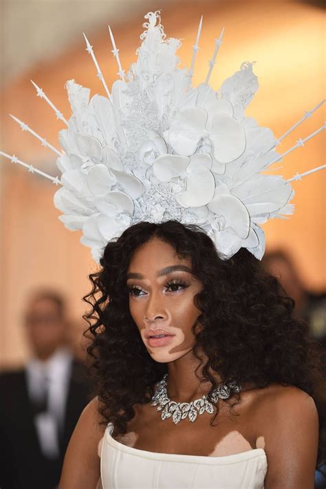 Met Gala 2018 The Dreamiest Most Dramatic Headpieces Glamour Uk