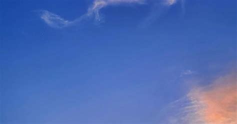 Wispy Cloud Looks A Little Like A Plane [oc] Album On Imgur