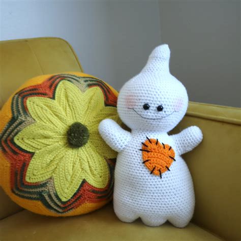 Country Ghost Amigurumi Free Crochet Pattern Stringydingding