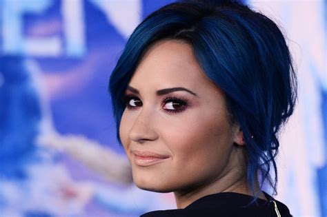 demi lovato now has silver and purple hair