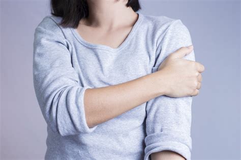 Quelles sont les causes d'un engourdissement du bras gauche ? | Metamag
