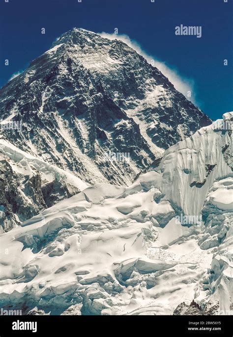 Nepal Monte Everest Chomolongma 8848m La Montaña Más Alta Del Mundo