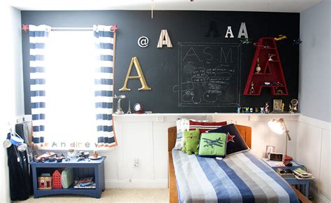 Your little boy will love to go pretend camping in his own bedroom! {Boys} 12 Cool Bedroom Ideas - Today's Creative Life