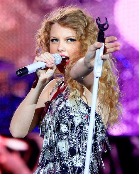 13 Enchanting Taylor Swift Boston Area Moments To Remember On Her 31st