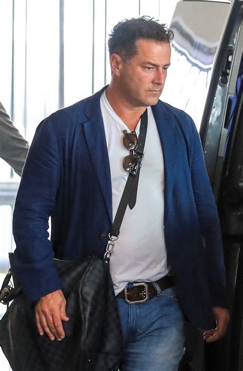 Long Flight Karl Stefanovic Looks Crumpled And Glum As He Arrives In