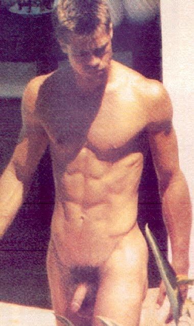 סלבס בתמונות חושפניות Sexy Celebs בראד פיט Brad Pitt