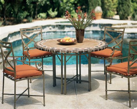 Since it's founding by robert brown and hubert jordan in pasadena, ca in 1945, brown jordan has offered best in class products for refined, relaxed and luxurious outdoor living. Jacksonville's exclusive authorized Brown Jordan outdoor ...