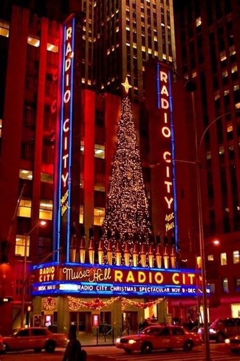 33 Beautiful Photos Of Christmas In New York City Usa Christmas Photos