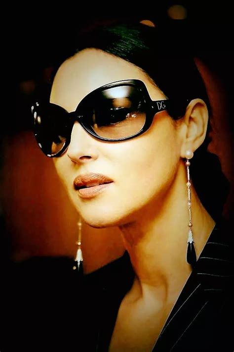 Monica Bellucci Looks Chic Oculos De Sol Óculos