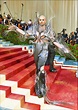 2022 Met Gala 》他們怪美的！外星人刺刺裝超前衛 男星「鬧雙胞」大鬍子配髮夾 - 自由娛樂