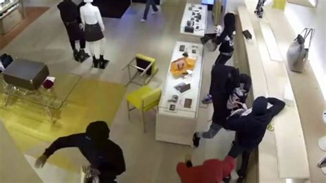 Smash And Grab Robberies Hit High End Stores What To Know