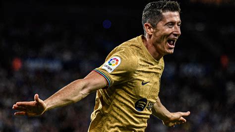 Watch Lewandowski Scores First Barcelona Goal Less Than A Minute Into Match Against Real