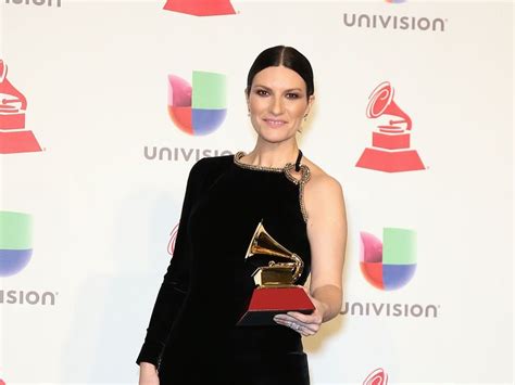 Riconoscimenti Laura Pausini Candidata Ai Golden Globe 2021 Con Io