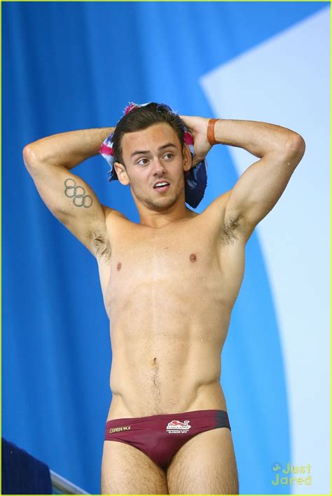 Tom Daley Rocks A Speedo While Winning Gold At Commonwealth Games Photo Photo