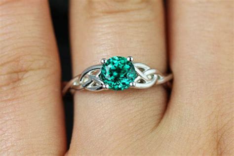 10 Emerald Engagement Rings Are The Key To Her Heart