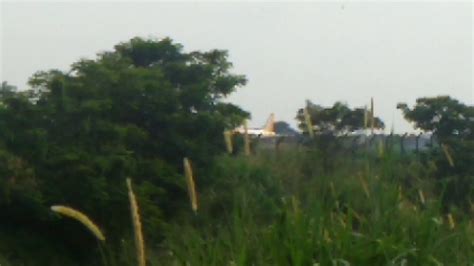 Lapangan terbang sultan haji ahmad shah (iata: SCOOT AIR A320 9V-TAU LANDING AT LAPANGAN TERBANG SULTAN ...