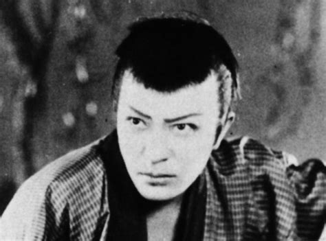 Famous for his rebellious, sword fighting roles in many jidaigeki silent films. 朝日新聞デジタル：【1】阪東妻三郎の孫 - 京都 - 地域