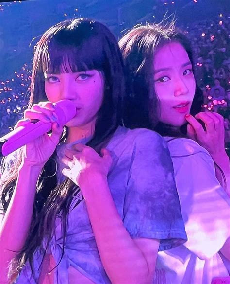 Lisa And Jisoo Are So Hot 🤤 Perfect Girls For Rough Gangbang And