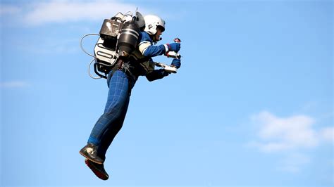 “guy In A Jetpack” Casually Wanders On Lax Flight Path At 3000 Feet