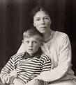 Olga Alexandrovna and her son | Исторические фотографии, Портрет, Царь ...