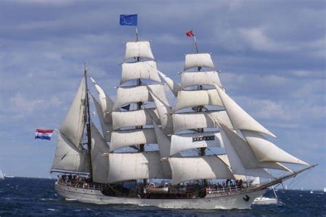 15 Types Of Sailing Ships Past And Present Boating Geeks