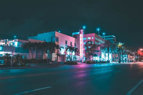 Meeting sunday to discuss the temporary curfew — which interim city manager raul aguila, who declared a state of emergency. New Curfew Order Goes into Effect in Miami