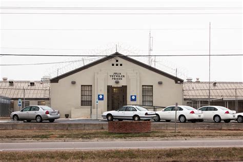 Troubles At Womens Prison Test Alabama The New York Times