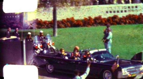 Dramatic Photos Capture The Jfk Assassination As It Happened