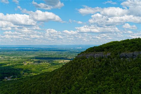 Thacher Park Overlook The City Of Albany And Ualbany Quads Flickr