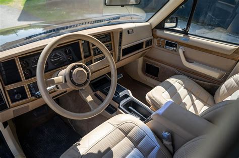 The Jeep Cherokee Wagoneer Limited Is A Wood Paneled Throwback To The 1980s