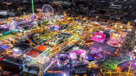 Hull Fair 2021 Crowds Attend One Of Europes Largest Fun Fairs Bbc News