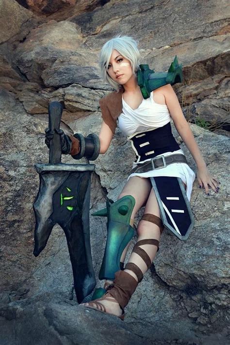 Riven From League Of Legends League Of Legends And Stuff Pinterest