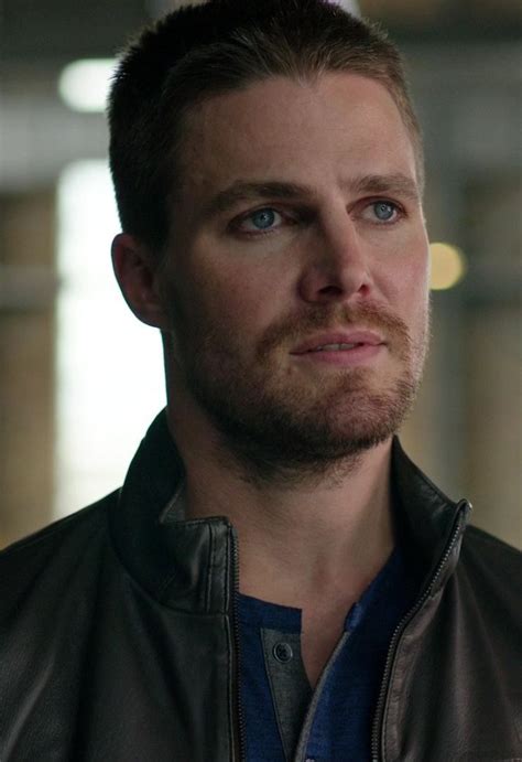 oliver queen green arrow stephen amell in arrow season 4 2015 stephen amell stephen