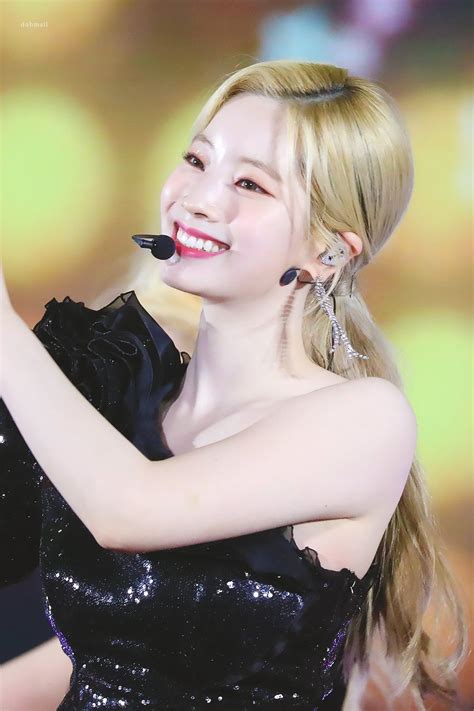 Twice Dahyun Smile 18 Female Idols With Some Of The Most Contagious