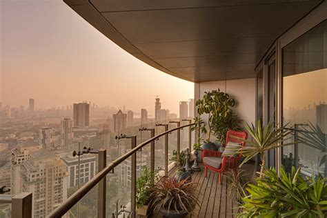 Mumbai Views Of The City Skyline Give This Apartment An International