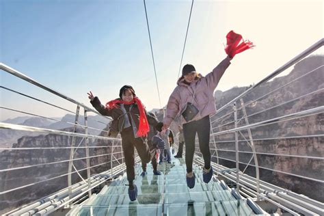 Worlds Longest Glass Bridge Opens In Chinas Hebei Province South