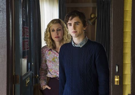 Bates Motel Season 3 Premiere Its About To Get Really