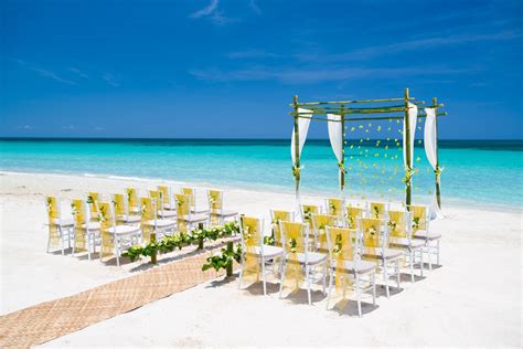 Getting Married In Jamaica Insights From Wedding Planners Sandals