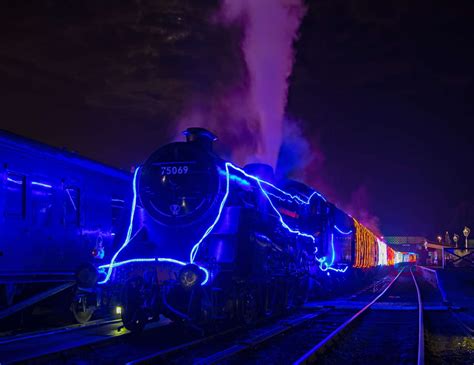 Light Up Your Christmas With The Severn Valley Railways Steam In