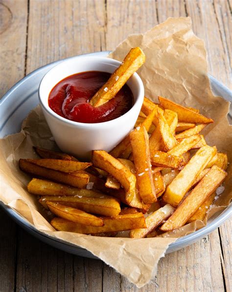 French fries make snacking look good. Easy French Fries - Kirbie's Cravings