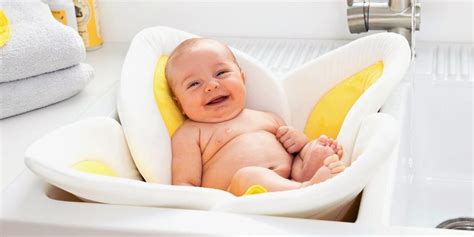 This bath tub for baby features an infant hammock like sling inside the tub and holds a growing baby better during bath. 15 Best Infant Bath Tubs in 2018 - Newborn Baby Baths for ...