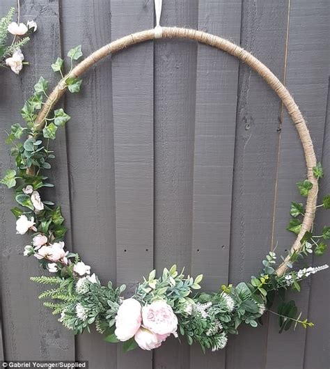 Mums Reveal How They Create Stunning Floral Wreaths From 5 Kmart Hula