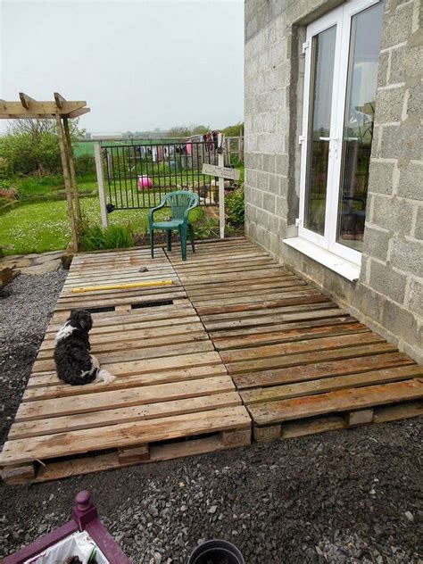Plus, it can seriously impress your guests if you want to entertain them outdoor. 15+ Good DIY Wood Pallet Patio For Cheap and Amazing Home ...