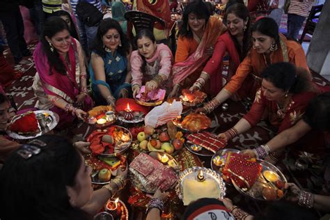 Karva Chauth Images 2016 11 Photos Showing Women Celebrating Annual