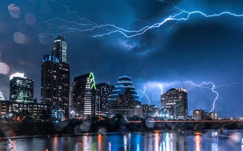 Wallpaper Austin Texas Cityscape Night Storm 2048x1275 Wallpapermaniac 1147855 Hd