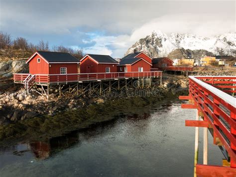 Rorbu Kabiny W Henningsvaer Lofoten Wyspy Norwegia Zdjęcie Stock
