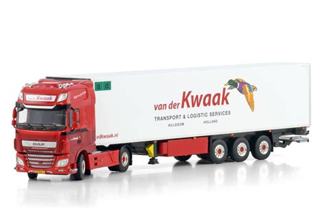 WSI VAN DER KWAAK DAF XF SUPER SPACE CAB MY2017 4X2 REEFER TRAILER 3