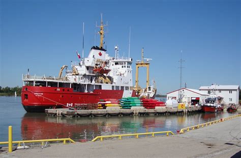 Griffon Canadian Coast Guard Vessel Griffon At Amhersburg Flickr