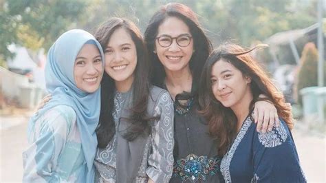 Potret Kebersamaan Alyssa Soebandono Dan Ibu Yang Jarang Tersorot Hot Liputan Com