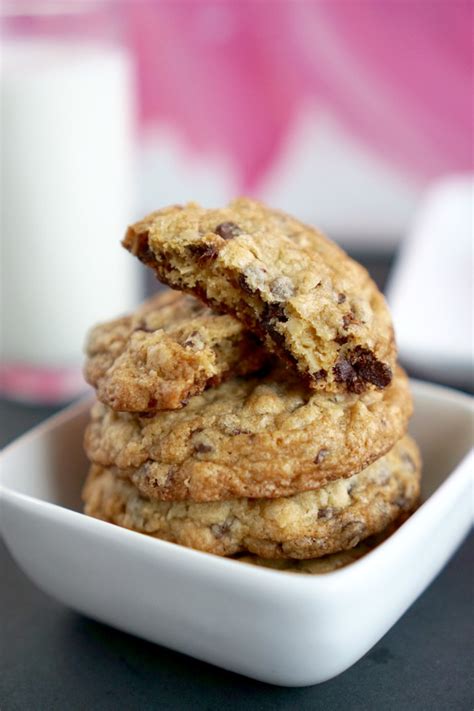 The beauty of this oatmeal cookie recipe is you can really get creative with ingredients! Easy Oatmeal Chocolate Chip Cookies Recipe! - Lemon Peony